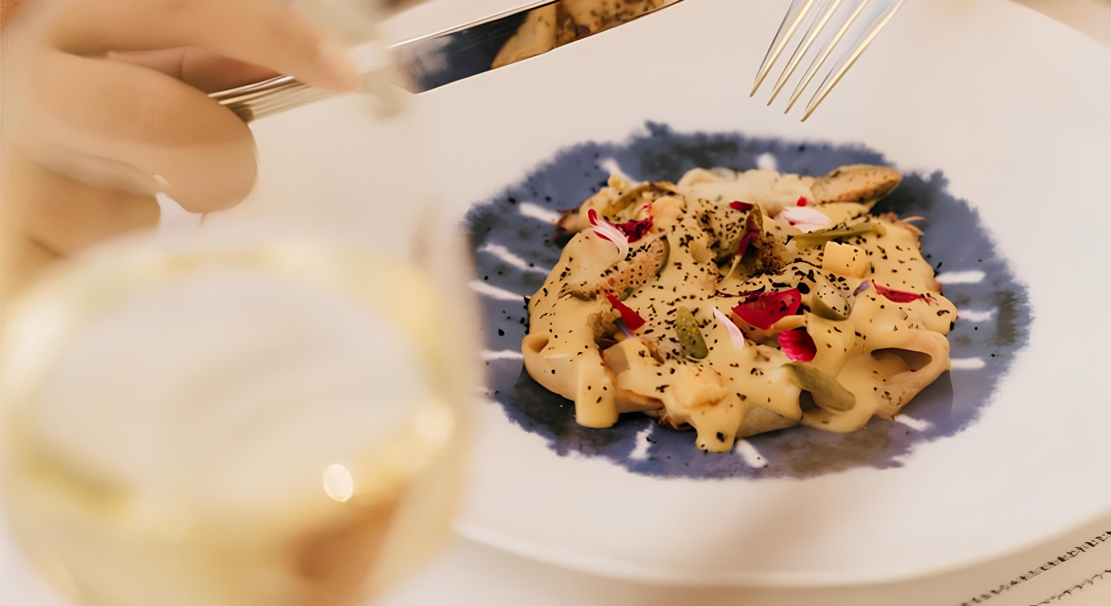 Контакти background